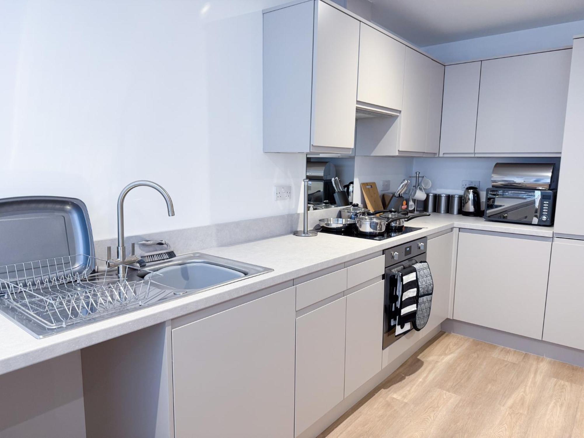 Spacious Modern 1 Bed Apartments In St Neots - Perfect For Contractors & Professionals - Free Parking - Wifi - Fully Equipped Kitchen - Smart Tv Ideal For Work Stays And Long Projects 外观 照片