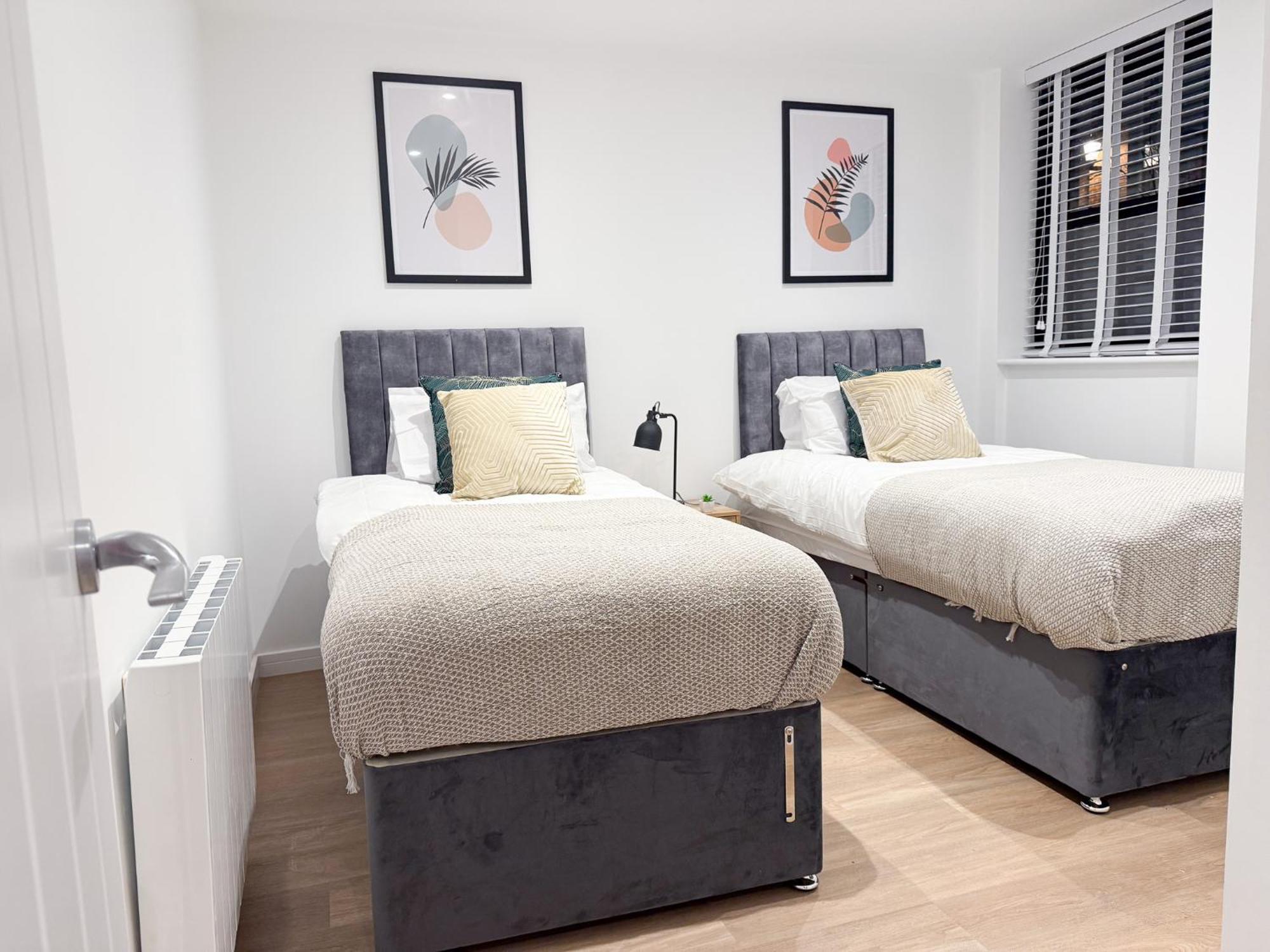 Spacious Modern 1 Bed Apartments In St Neots - Perfect For Contractors & Professionals - Free Parking - Wifi - Fully Equipped Kitchen - Smart Tv Ideal For Work Stays And Long Projects 外观 照片