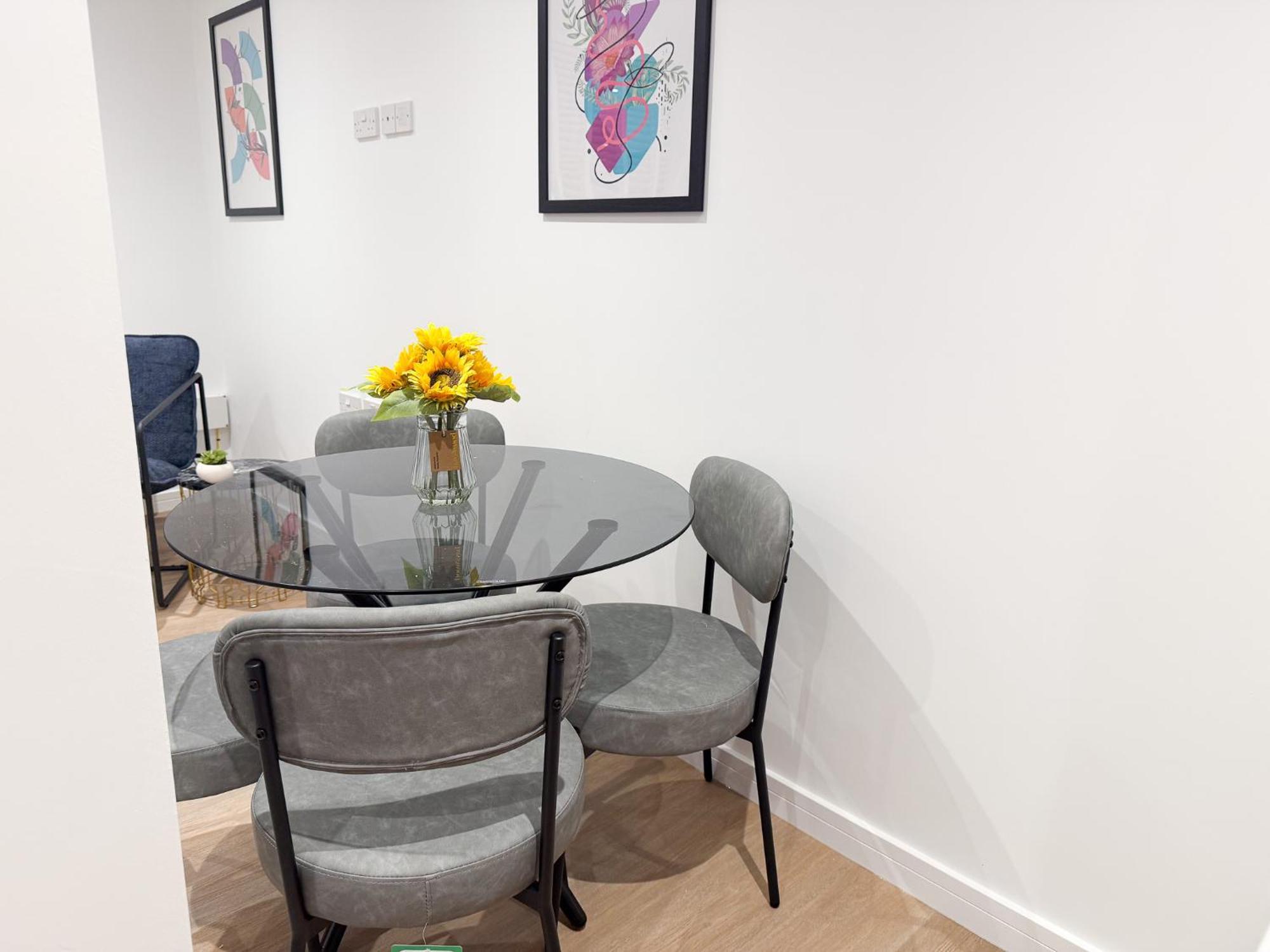 Spacious Modern 1 Bed Apartments In St Neots - Perfect For Contractors & Professionals - Free Parking - Wifi - Fully Equipped Kitchen - Smart Tv Ideal For Work Stays And Long Projects 外观 照片