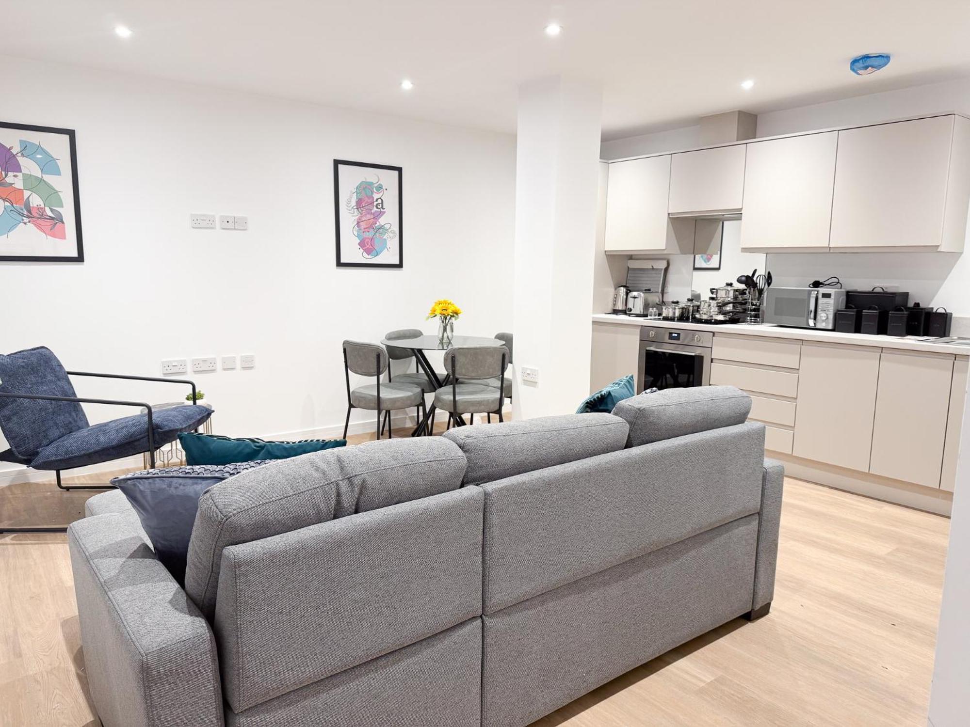 Spacious Modern 1 Bed Apartments In St Neots - Perfect For Contractors & Professionals - Free Parking - Wifi - Fully Equipped Kitchen - Smart Tv Ideal For Work Stays And Long Projects 外观 照片