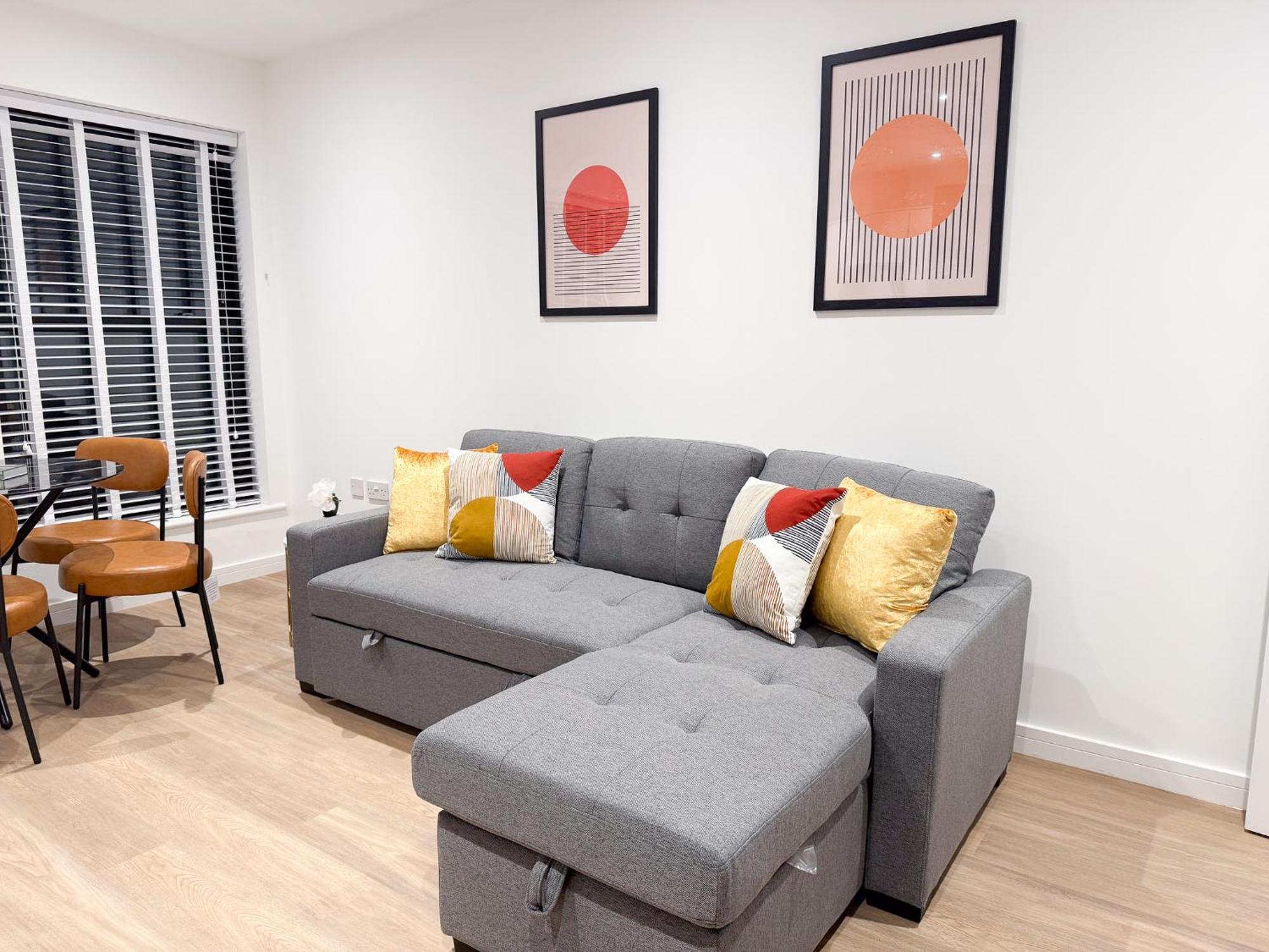 Spacious Modern 1 Bed Apartments In St Neots - Perfect For Contractors & Professionals - Free Parking - Wifi - Fully Equipped Kitchen - Smart Tv Ideal For Work Stays And Long Projects 外观 照片