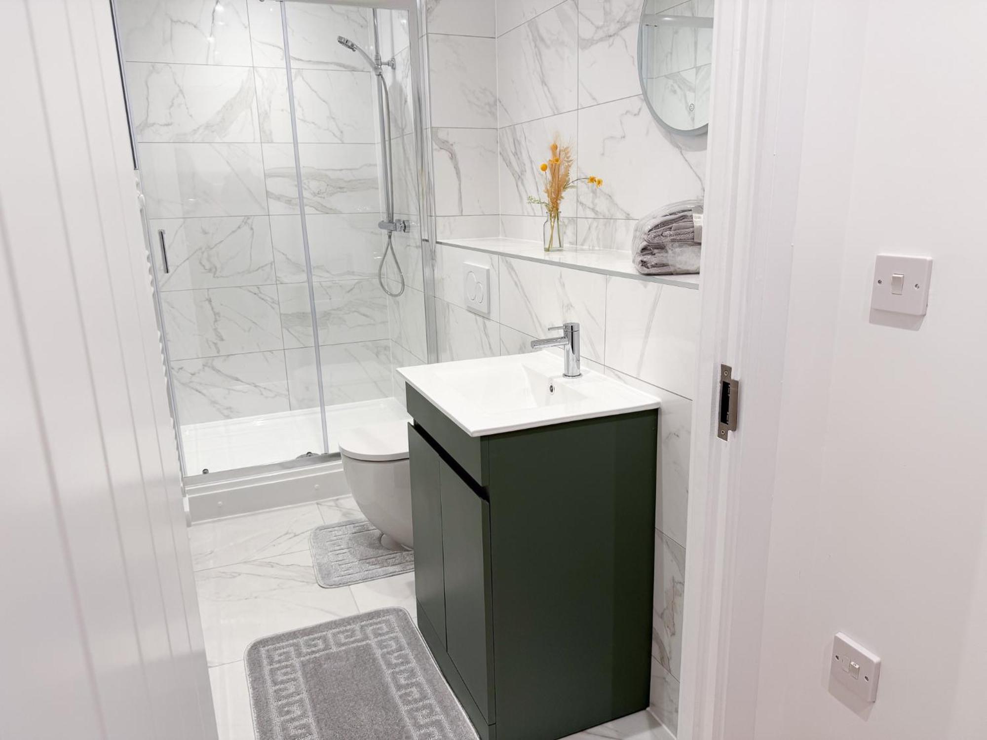 Spacious Modern 1 Bed Apartments In St Neots - Perfect For Contractors & Professionals - Free Parking - Wifi - Fully Equipped Kitchen - Smart Tv Ideal For Work Stays And Long Projects 外观 照片